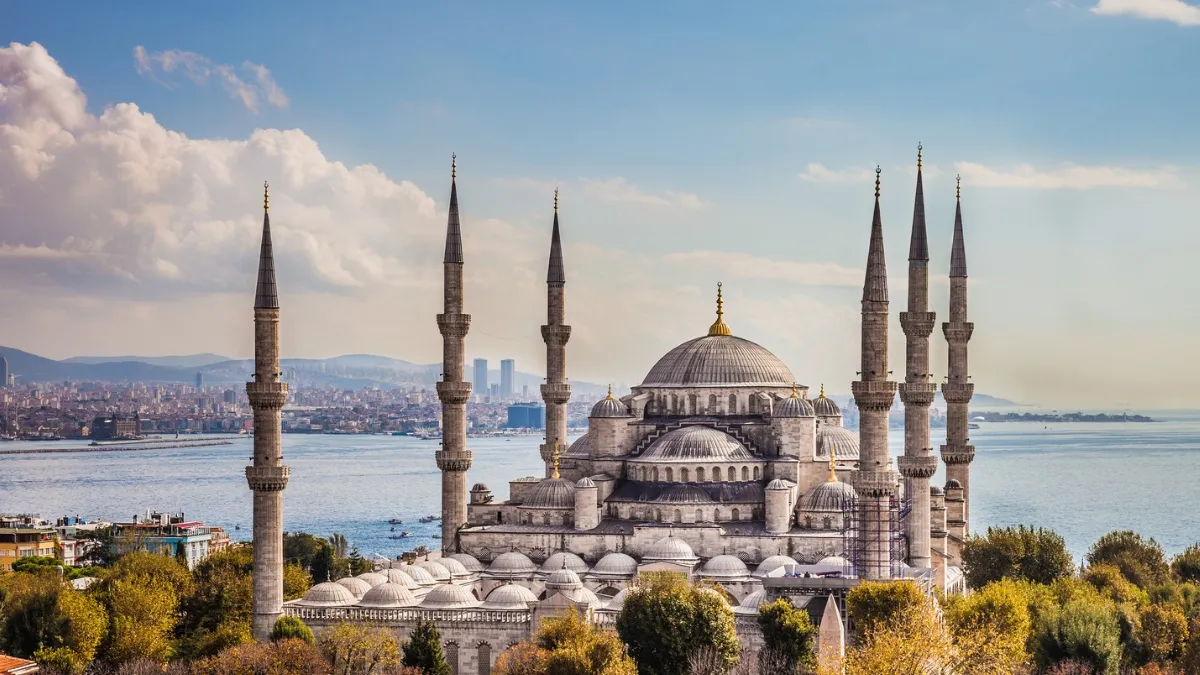 How to embrace a 48-hour stopover in Istanbul