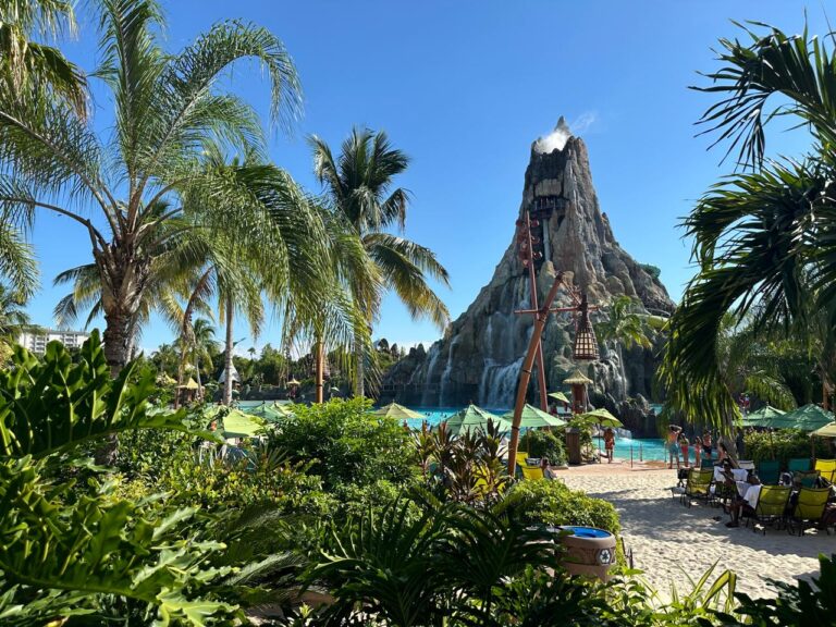 Prepare-se para uma Noite Mágica no Volcano Bay