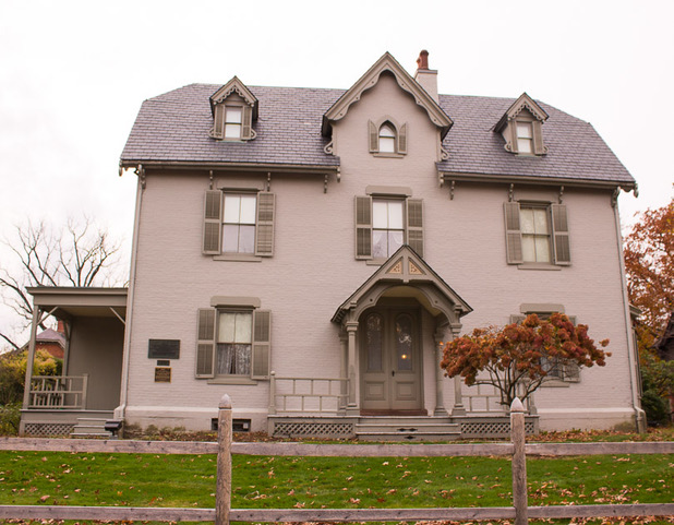 Hartford's Literary Legacy-Mark Twain, Harriet Beecher Stowe, and Wallace Stevens | Journeys, Jaunts and Junkets